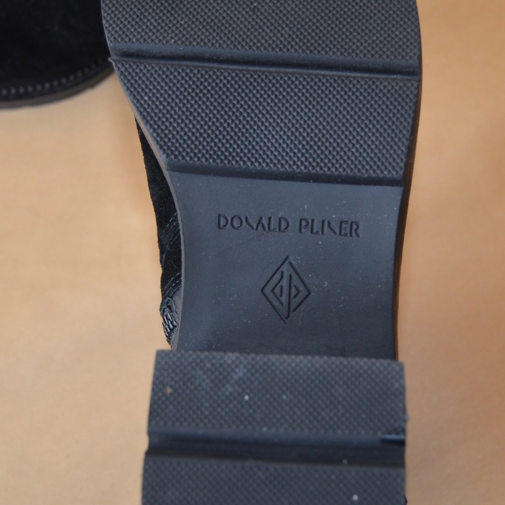 Donald Pliner Savvy Lug Ankle Boot - Picture 6 of 8